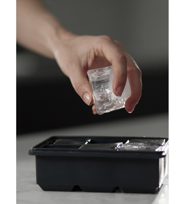 Форма для льда с крышкой ice cubes