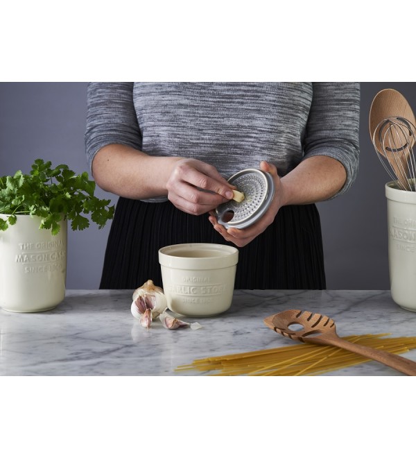Емкость для чеснока с теркой innovative kitchen