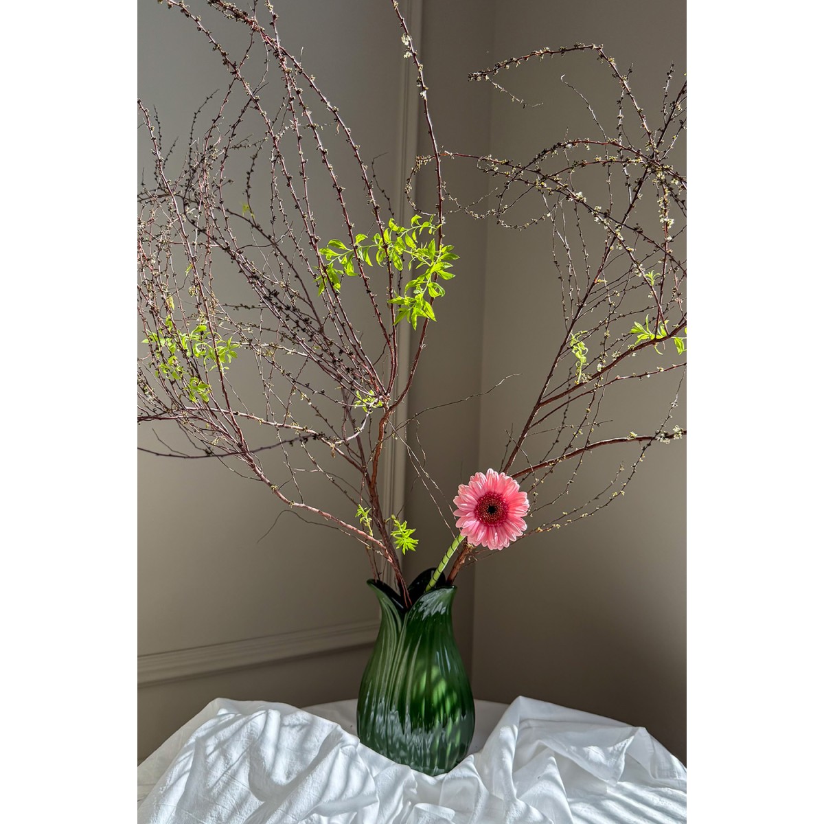 Ваза petal зеленого цвета из коллекции blossom, 22 см