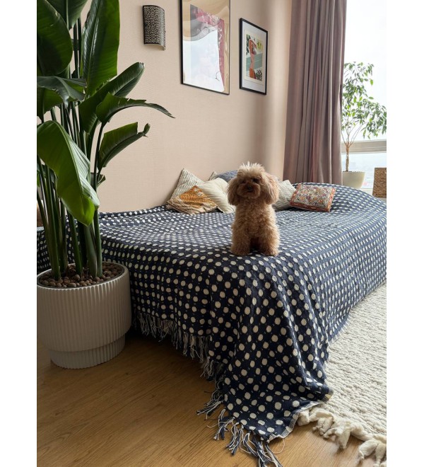 Покрывало из хлопка polka dots темно-синего цвета из коллекции essential, 230х250 см