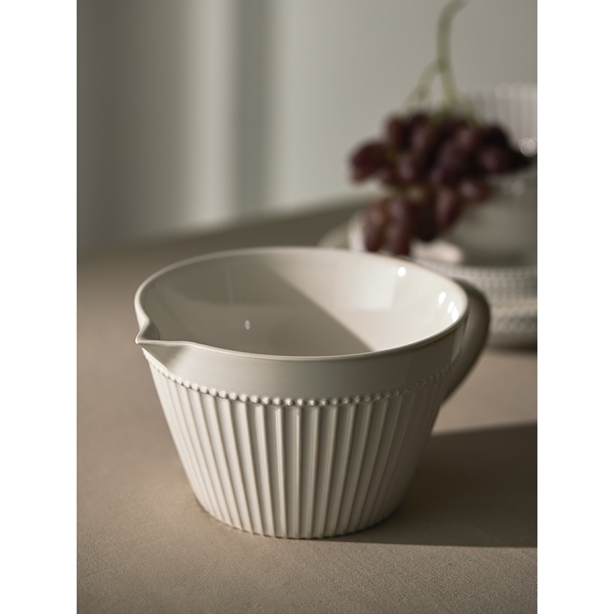 Кувшин для смешивания белого цвета из коллекции kitchen spirit, 2 л