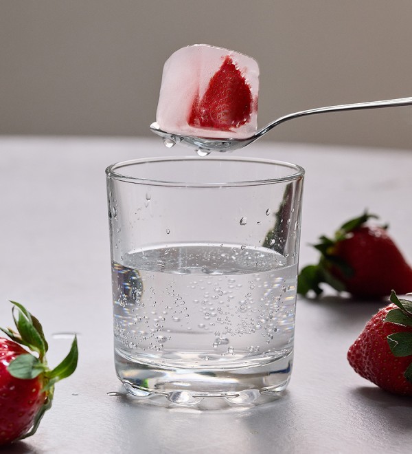 Форма для льда с крышкой ice cubes, 15 ячеек