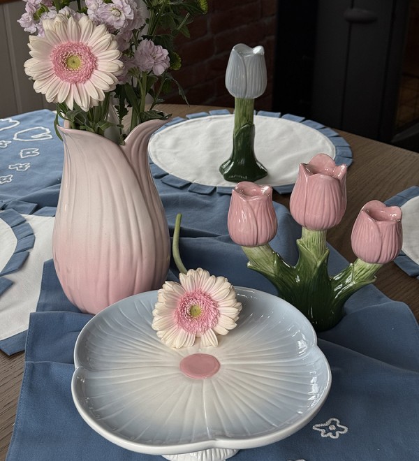 Подсвечник floret голубого цвета из коллекции blossom, 20 см