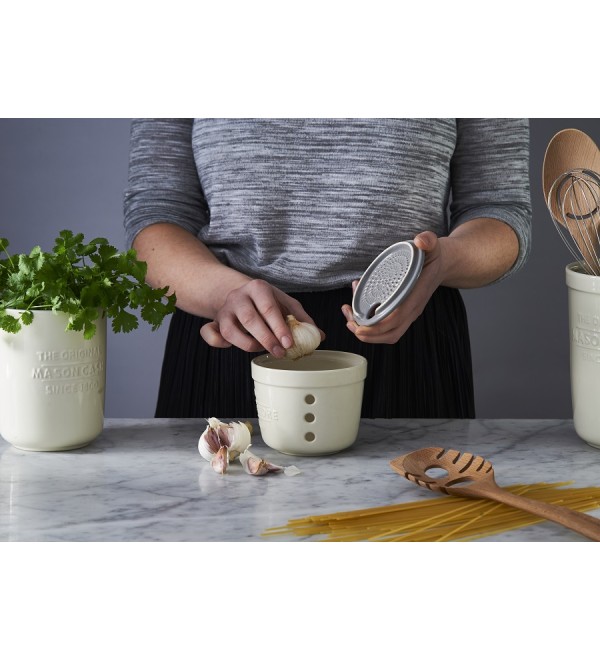 Емкость для чеснока с теркой innovative kitchen