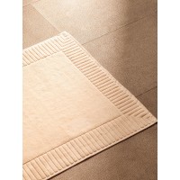 Коврик для ванной с фактурным бортиком кремового цвета из коллекции essential, 50x80 см