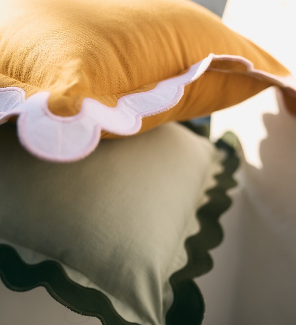 Чехол на подушку с контрастным кантом зеленого цвета из коллекции trendy ruffles, 40х40 см