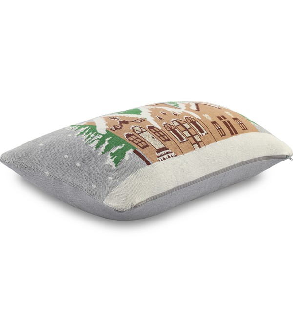 Подушка вязаная с новогодним рисунком christmas village из коллекции new year essential, 40x60 см