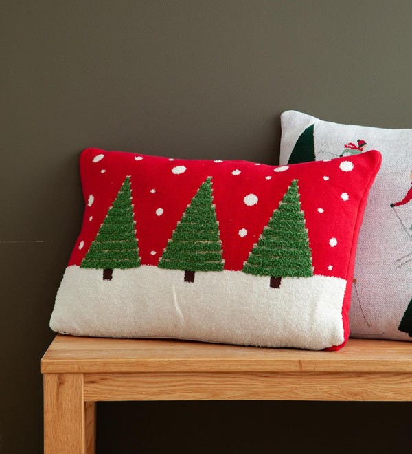 Подушка вязаная с новогодним рисунком festive wood из коллекции new year essential, 40x60 см