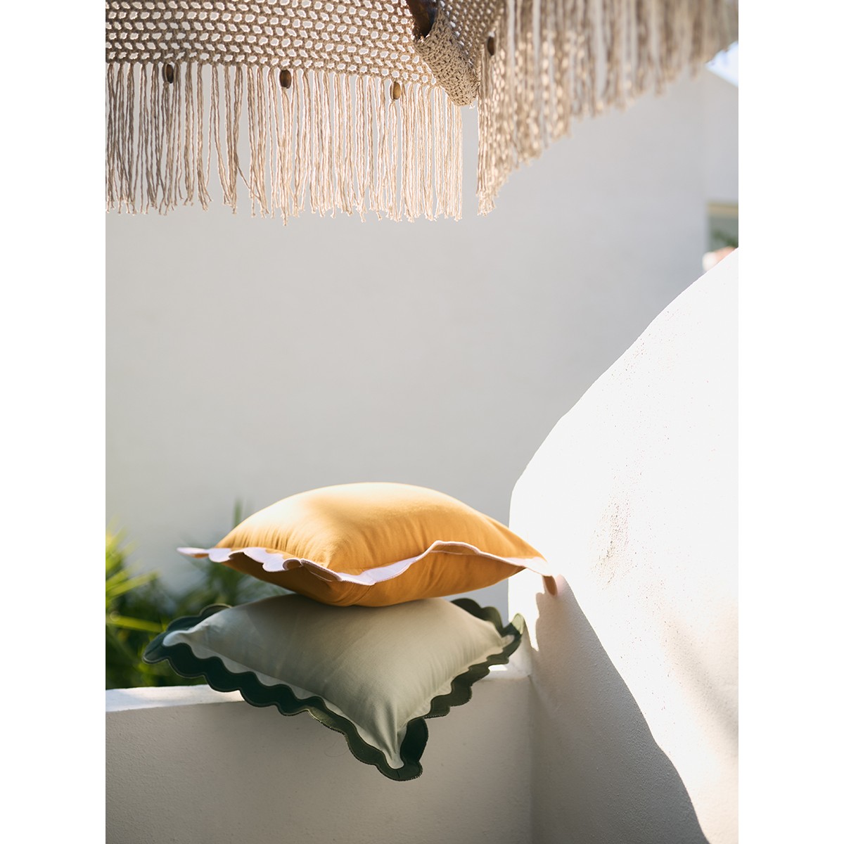 Чехол на подушку с контрастным кантом зеленого цвета из коллекции trendy ruffles, 40х40 см