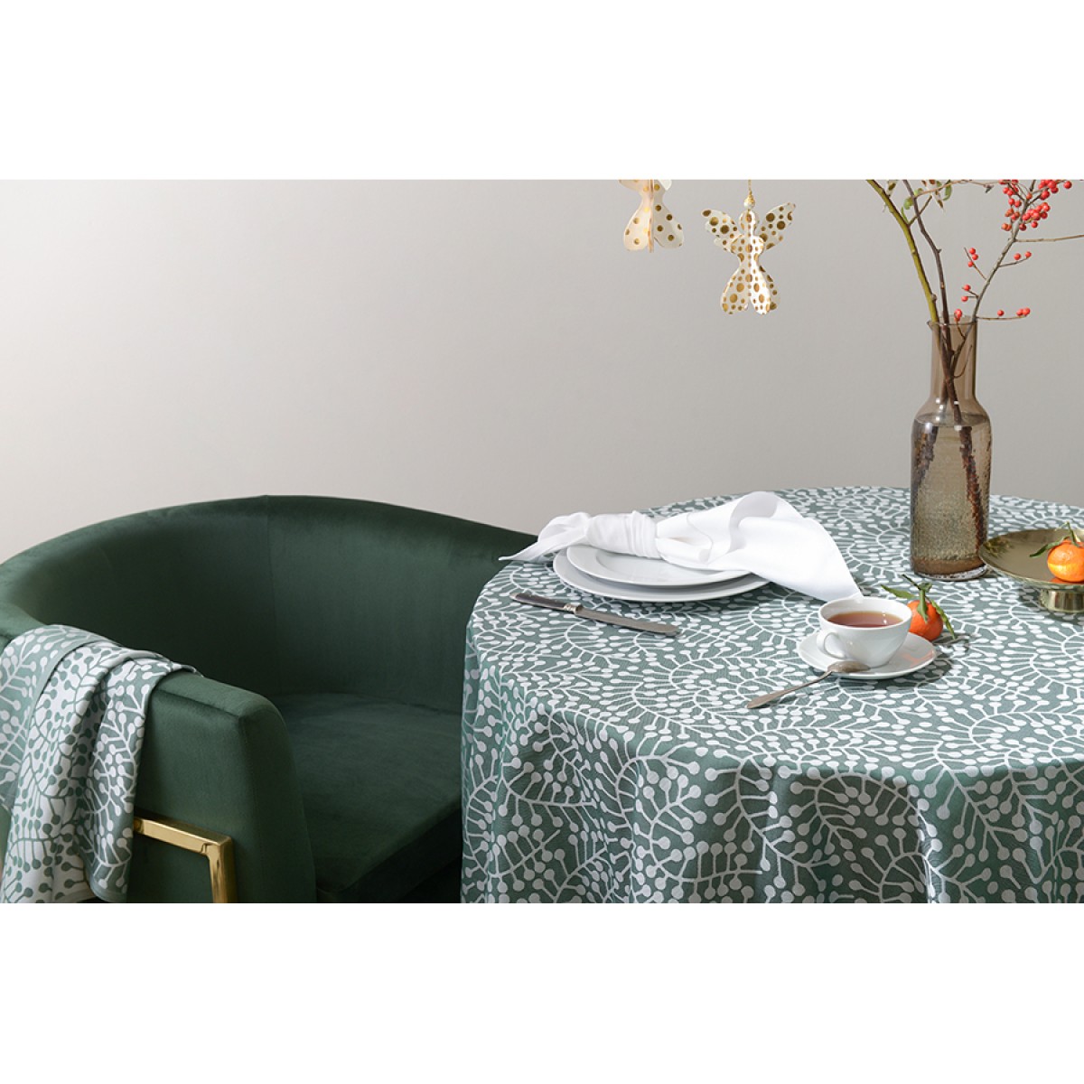 Скатерть из хлопка зеленого цвета с рисунком Спелая смородина, scandinavian touch, 180х180см
