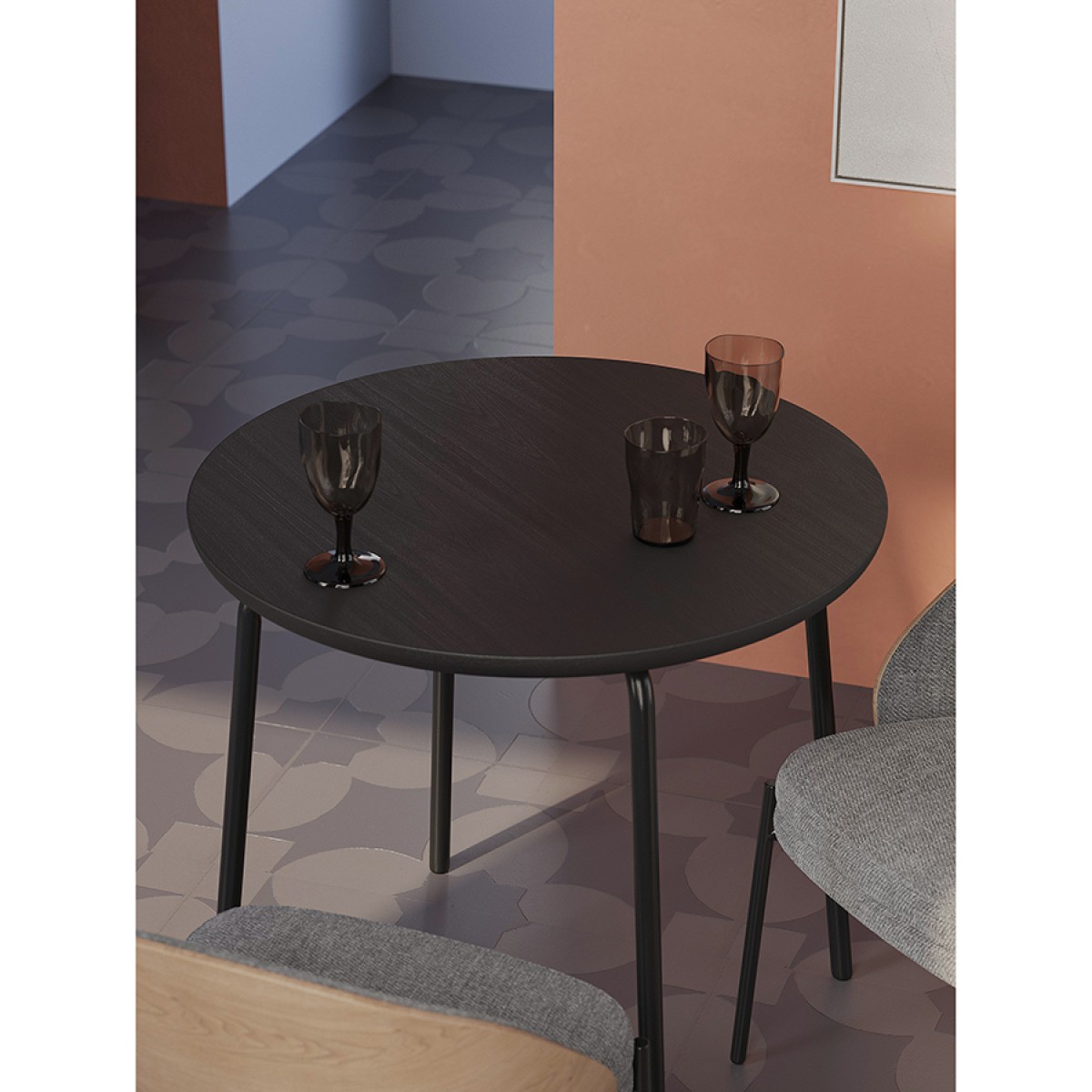 Стол обеденный round, D80 см, черный