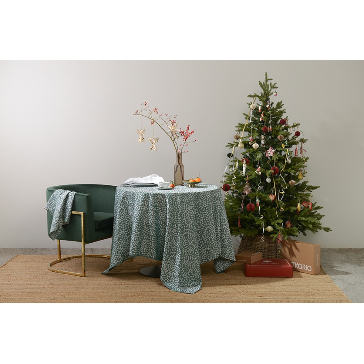 Скатерть из хлопка зеленого цвета с рисунком Спелая смородина, scandinavian touch, 180х260см
