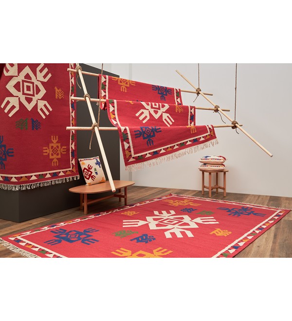 Ковер из шерсти по мотивам чувашских орнаментов из коллекции cultural heritage, 160х230 см
