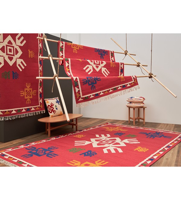 Ковер из шерсти по мотивам чувашских орнаментов из коллекции cultural heritage, 160х230 см
