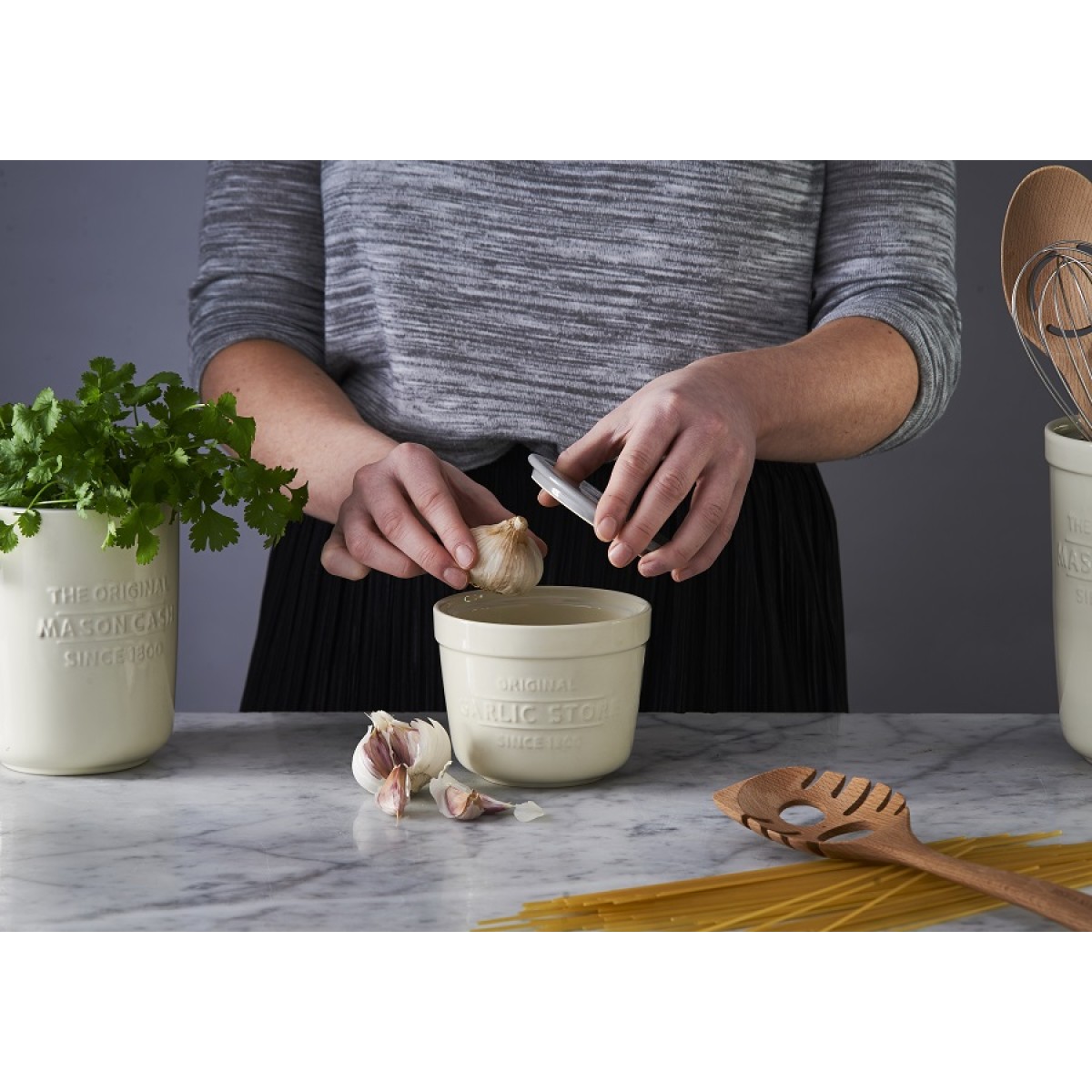 Емкость для чеснока с теркой innovative kitchen