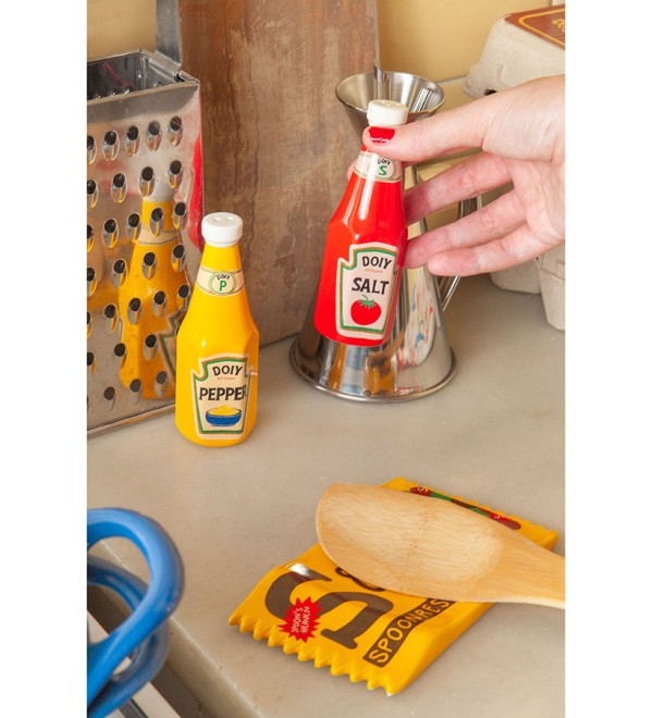 Набор из солонки и перечницы corner shop,  ketchup mustard