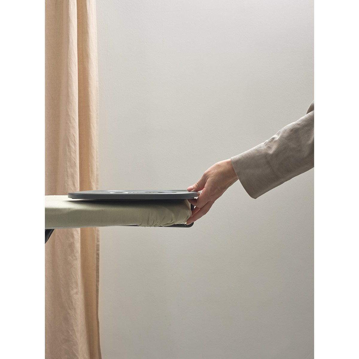 Доска гладильная напольная smart iron, 123х46 см, молочная