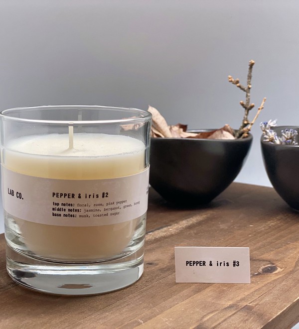Свеча ароматическая  lab co, pepper&iris, 40 ч