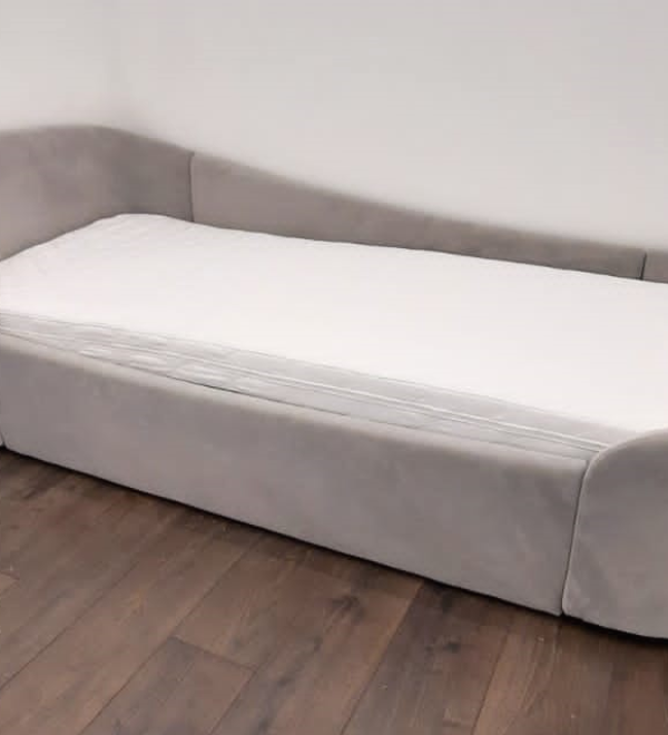 Диван-кровать KIDI Soft с низким изножьем 90*200 см R антивандальная ткань (серый)