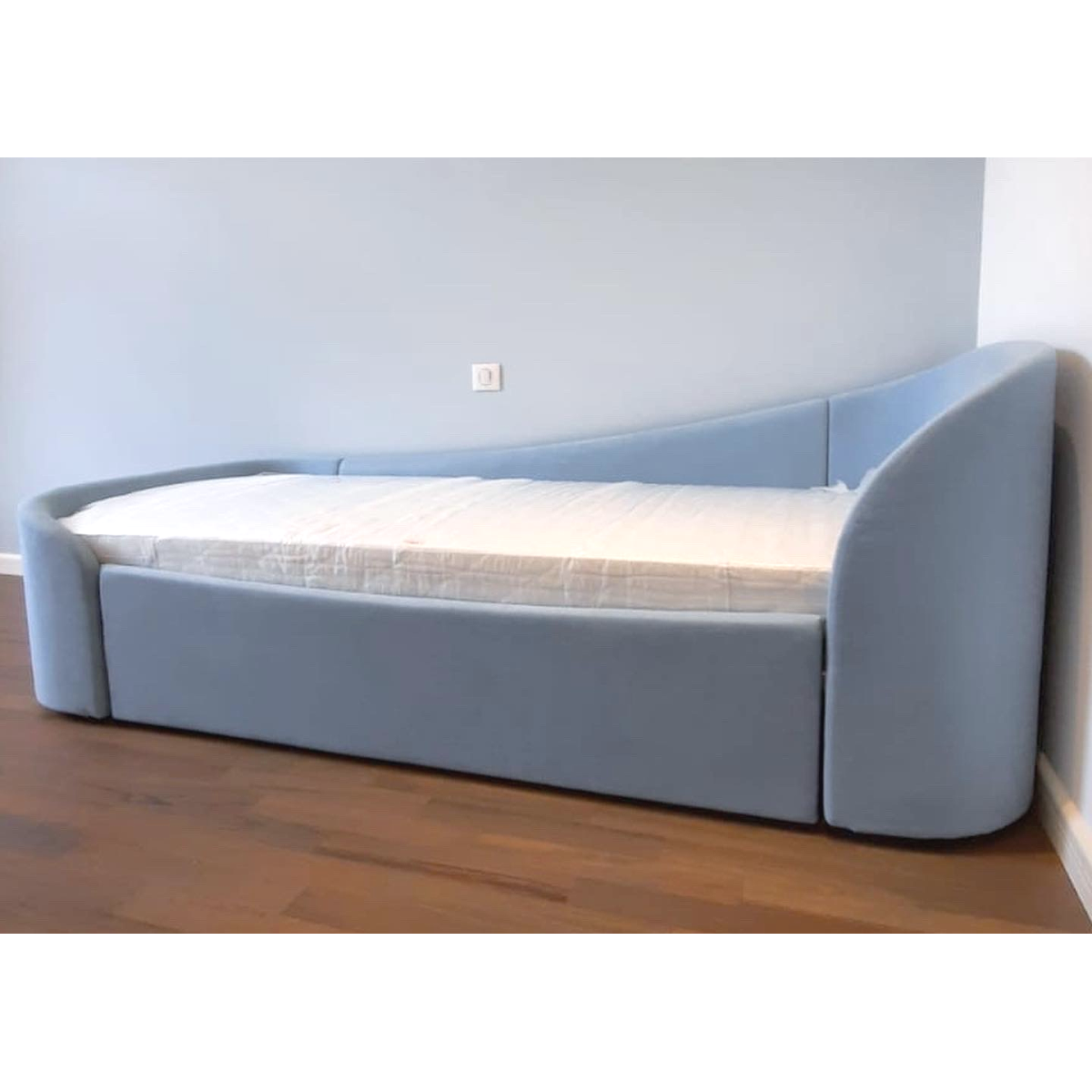 Диван-кровать KIDI Soft с низким изножьем 90*200 см R (голубой)
