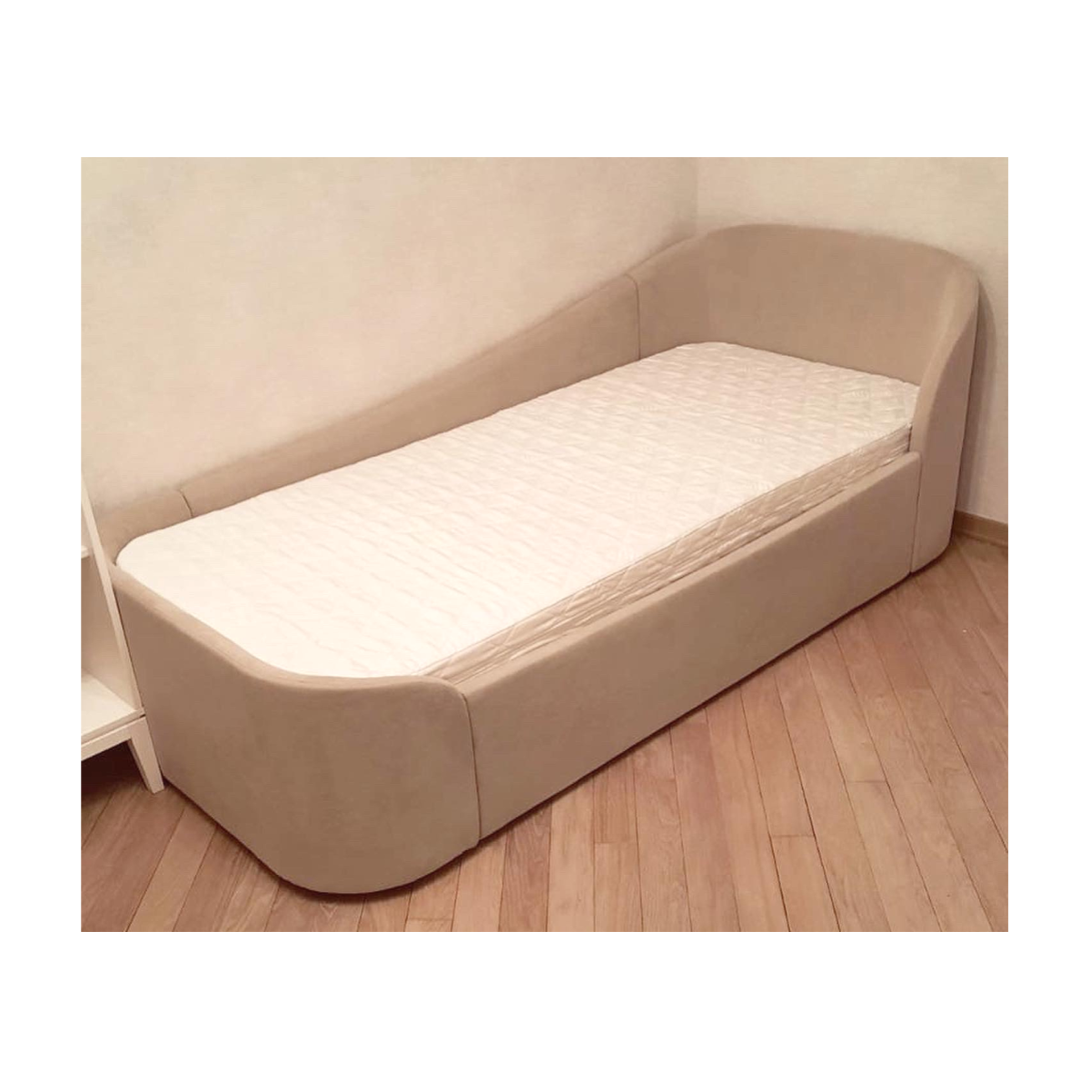 Диван-кровать KIDI Soft с низким изножьем 90*200 см R (бежевый)