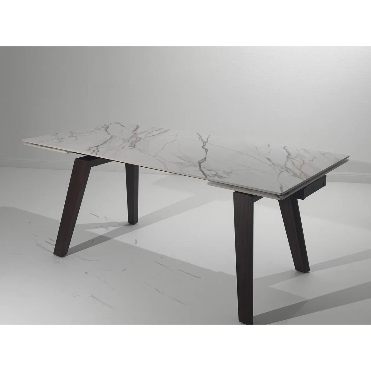 Стол БЭТИС (BETIS) 180 цвет Мрамор (MATTE GILDED WHITE SOLID CERAMIC) / Орех (WALNUT), ®DISAUR