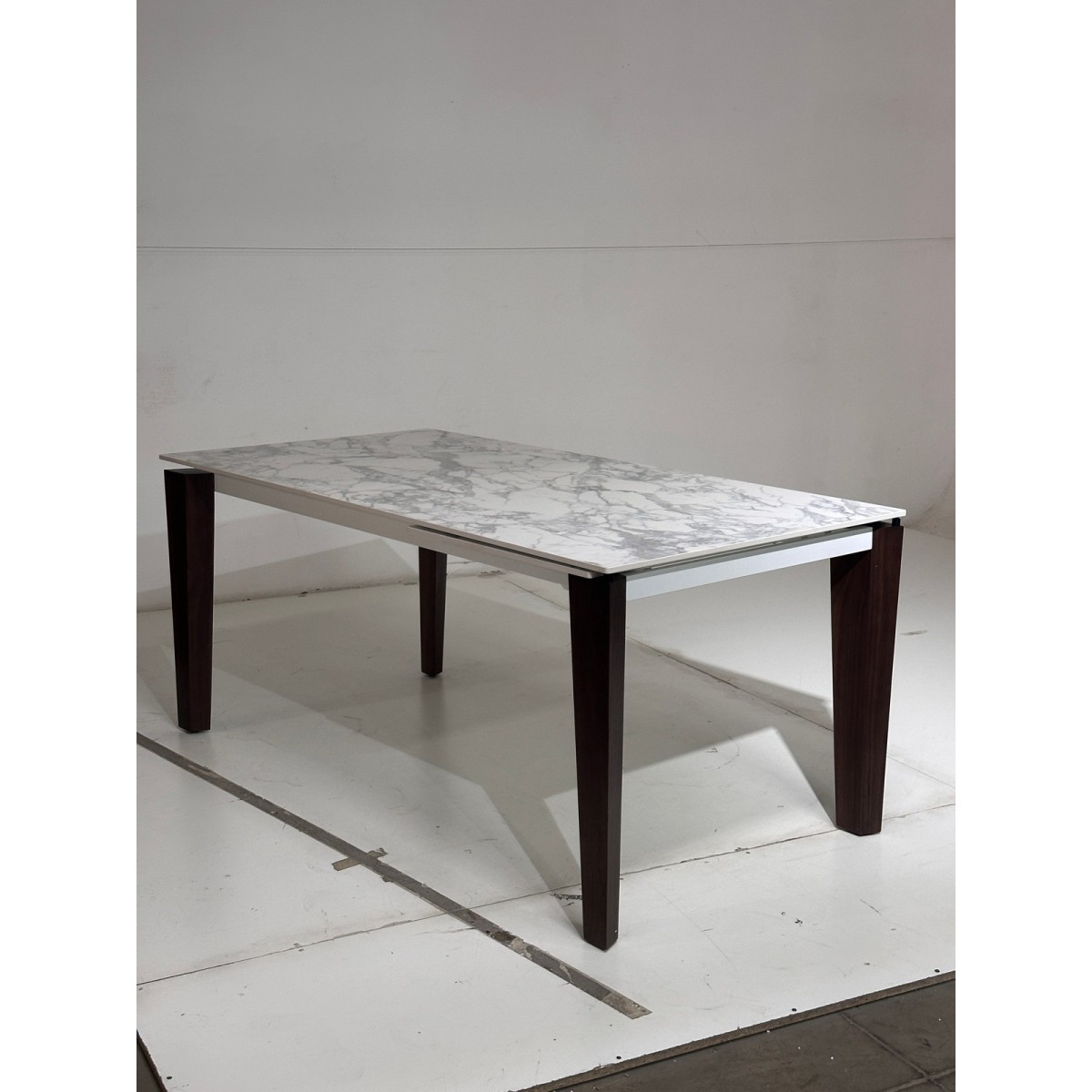 Стол ЭЗМИР (ESMIR) 180 цвет АРАБЕСКАТО (MATTE ARABESCATO SOLID CERAMIC) / ОРЕХ, ®DISAUR