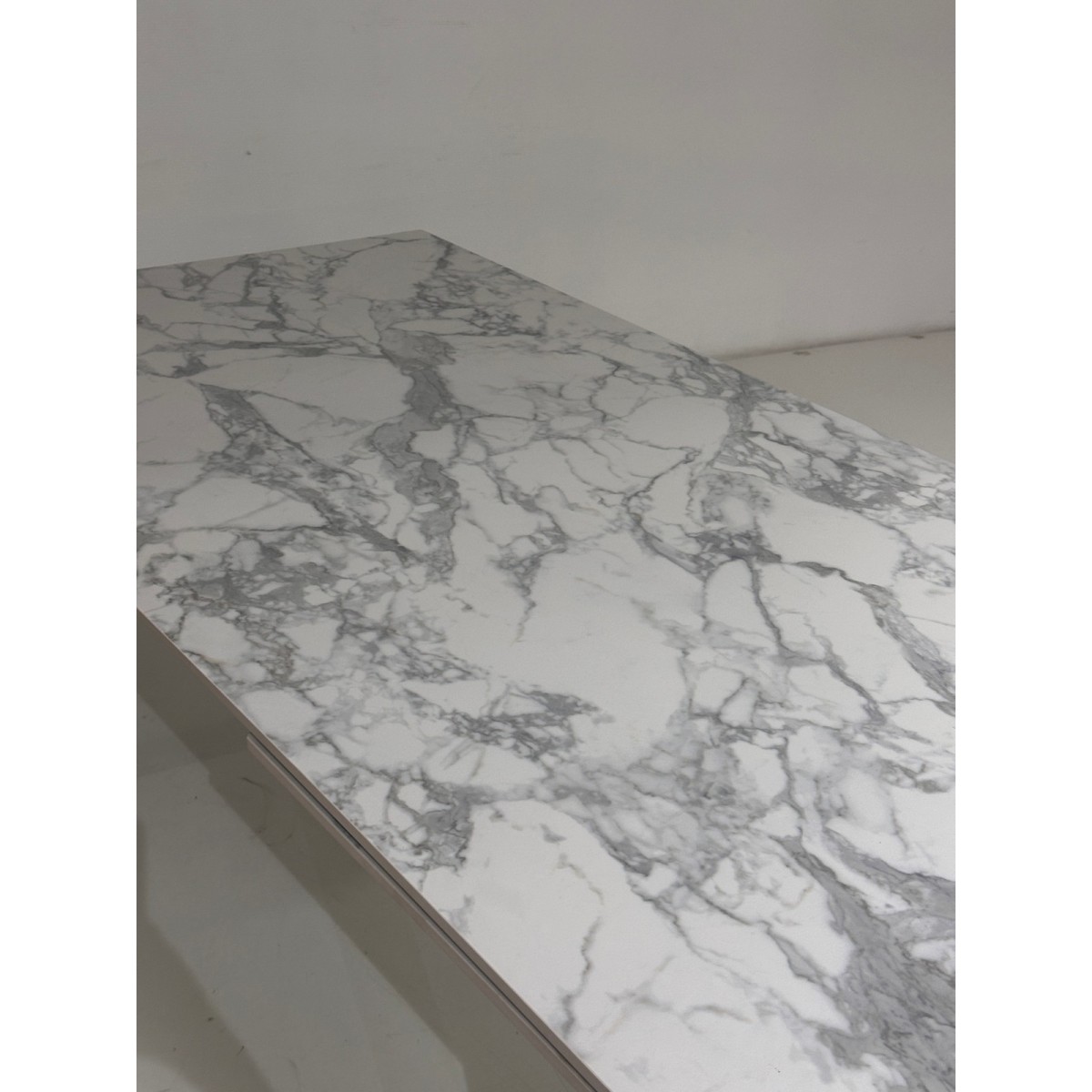Стол ЭЗМИР (ESMIR) 180 цвет АРАБЕСКАТО (MATTE ARABESCATO SOLID CERAMIC) / ОРЕХ, ®DISAUR