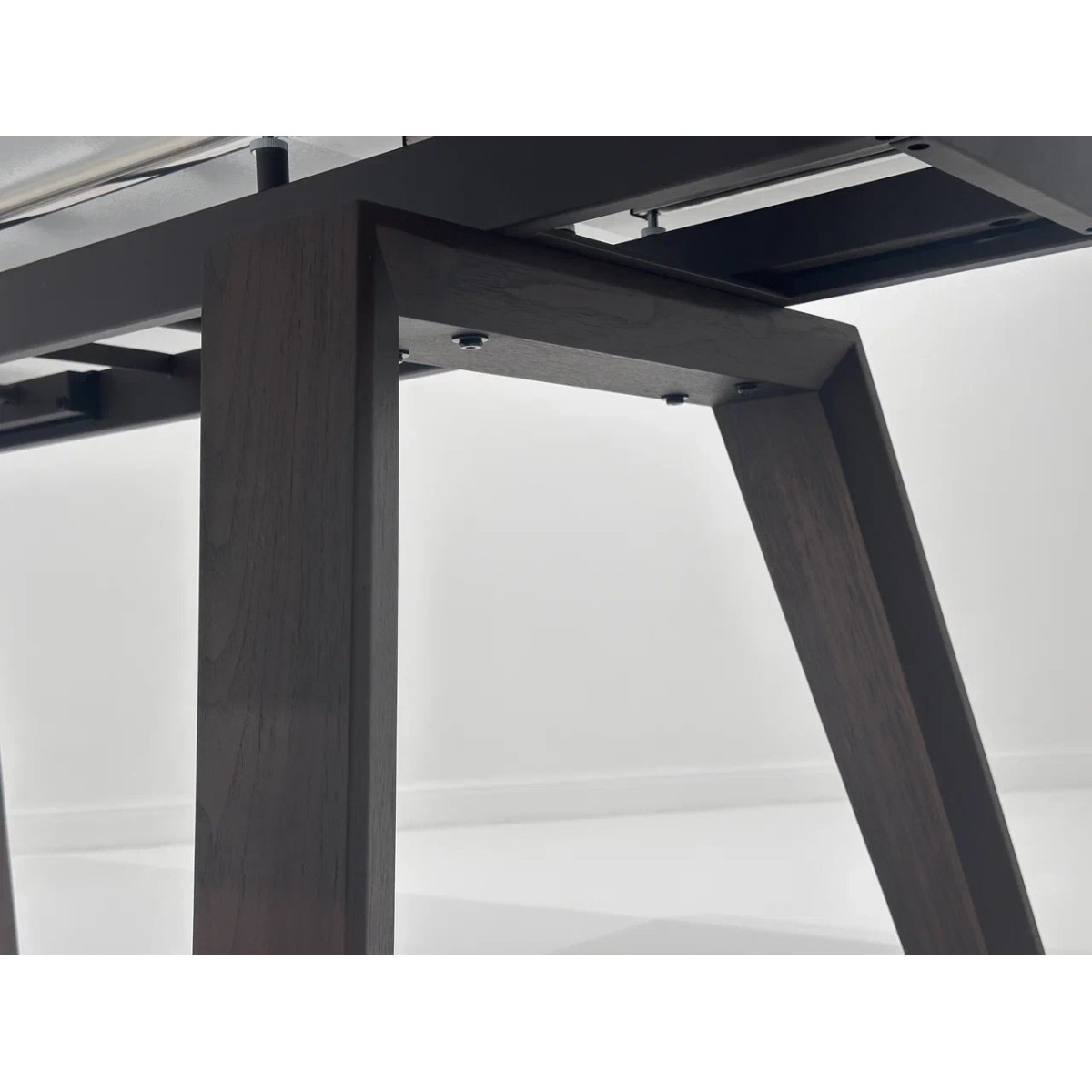 Стол БЭТИС (BETIS) 180 цвет Мрамор (MATTE GILDED WHITE SOLID CERAMIC) / Орех (WALNUT), ®DISAUR