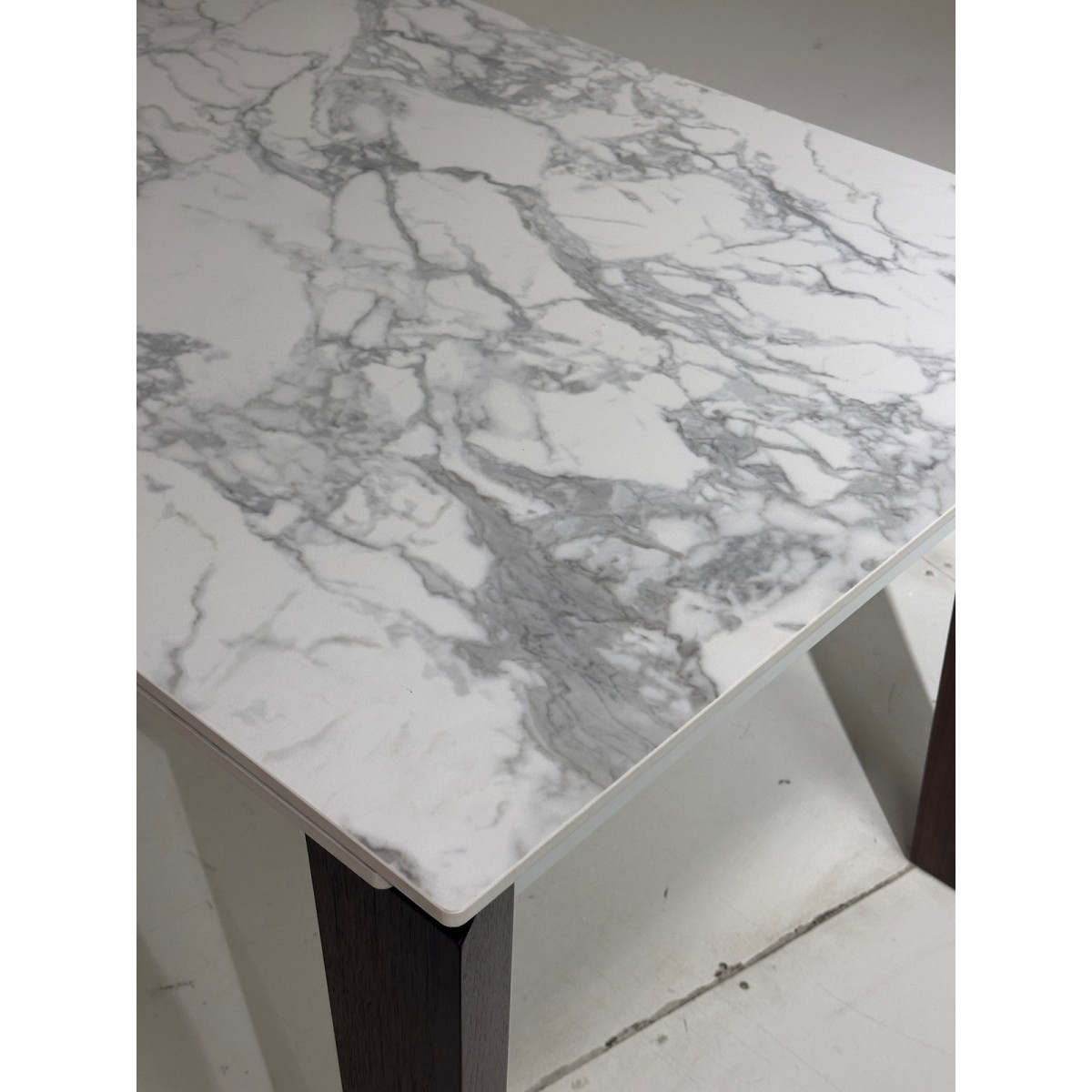 Стол ЭЗМИР (ESMIR) 180 цвет АРАБЕСКАТО (MATTE ARABESCATO SOLID CERAMIC) / ОРЕХ, ®DISAUR